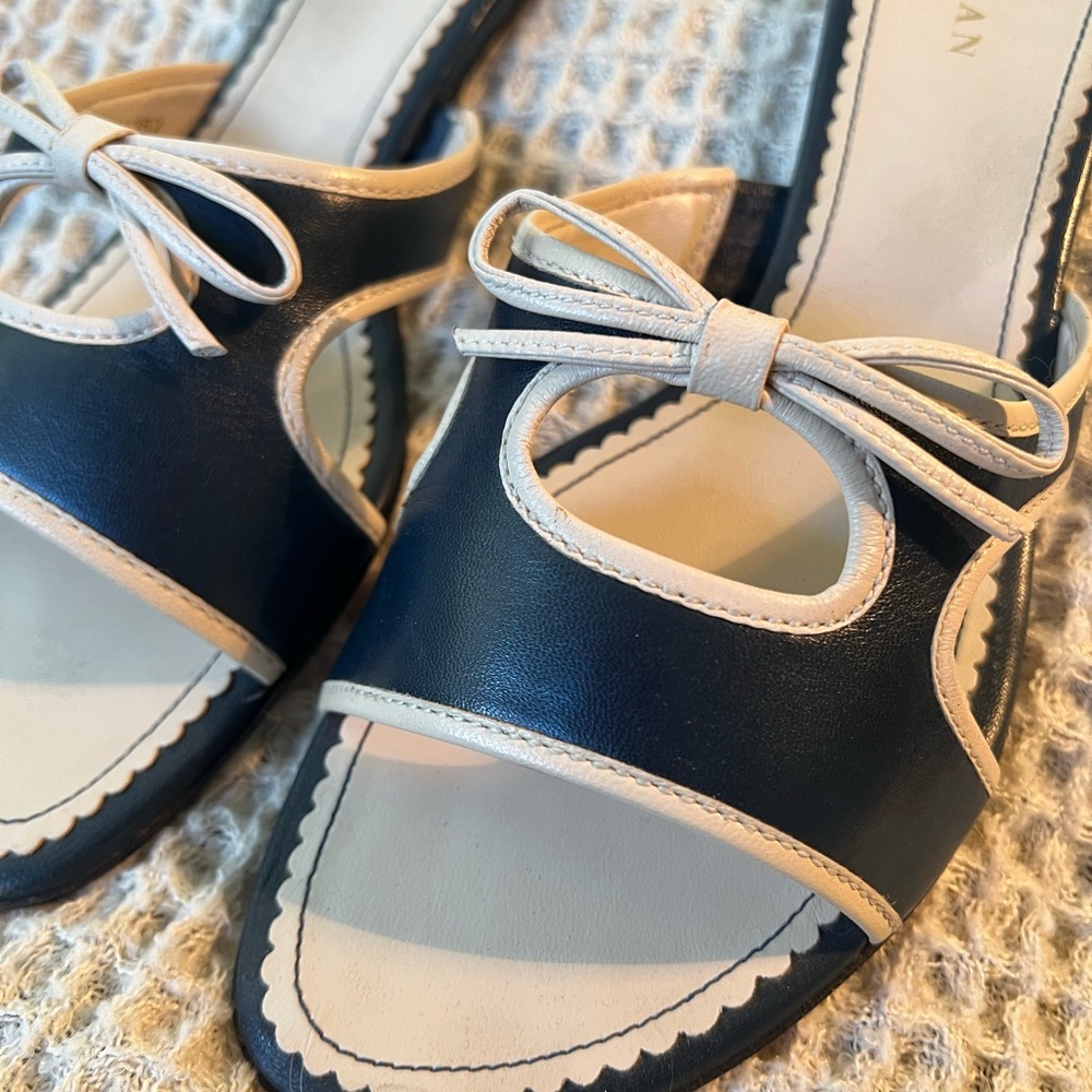 Cole Haan Resort Navy and Cream Leather Sandals size 9 1/2